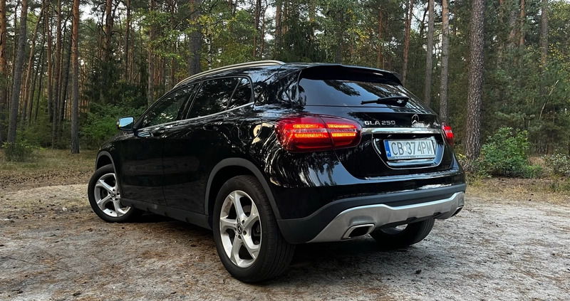 Mercedes-Benz GLA cena 99900 przebieg: 102000, rok produkcji 2018 z Bydgoszcz małe 529